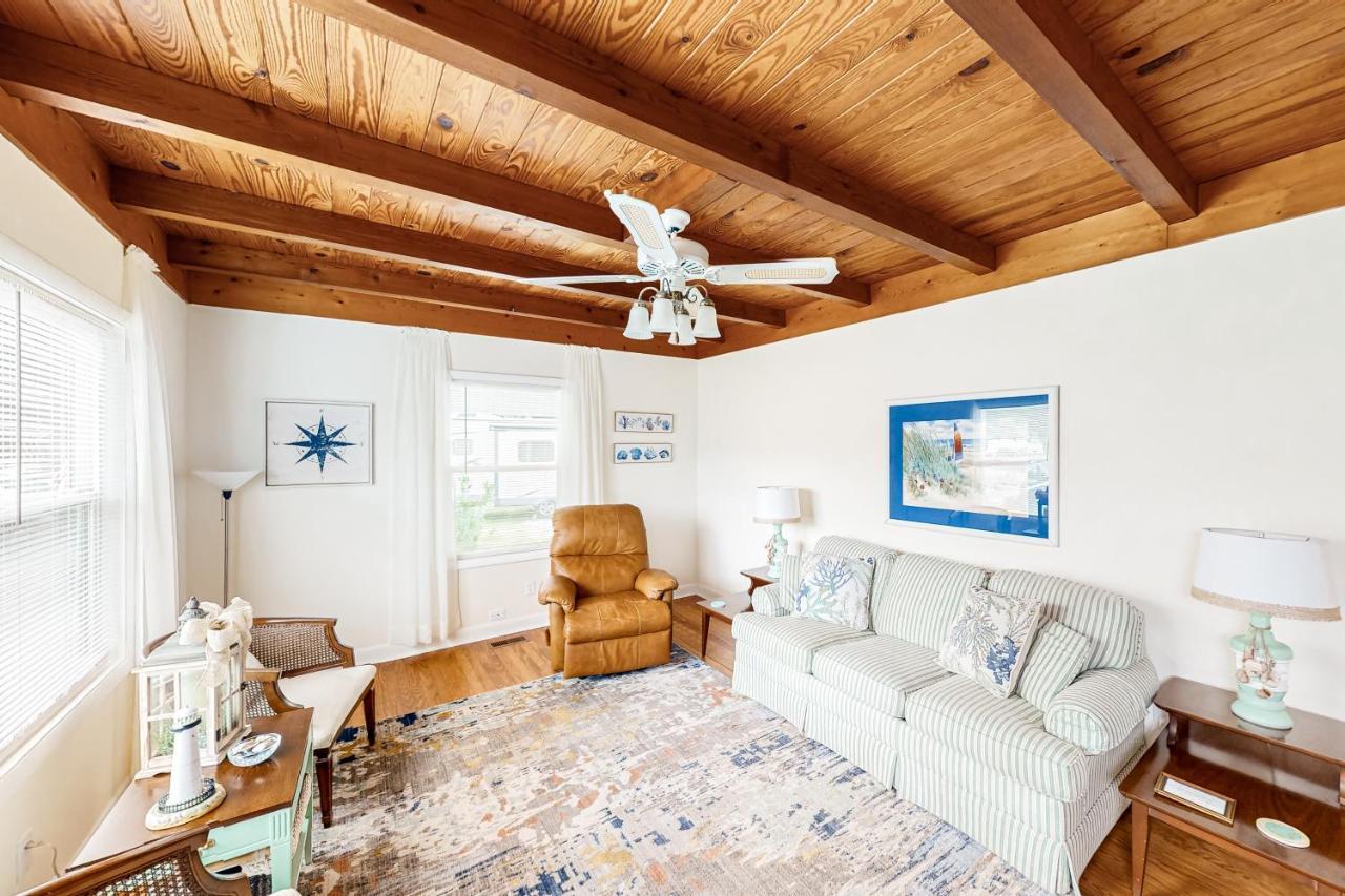 Ginny'S Coastal Cottage Oak Island Exterior foto