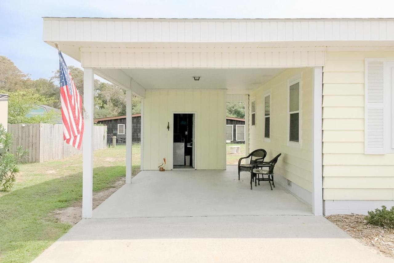Ginny'S Coastal Cottage Oak Island Exterior foto