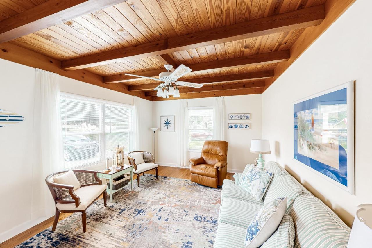 Ginny'S Coastal Cottage Oak Island Exterior foto